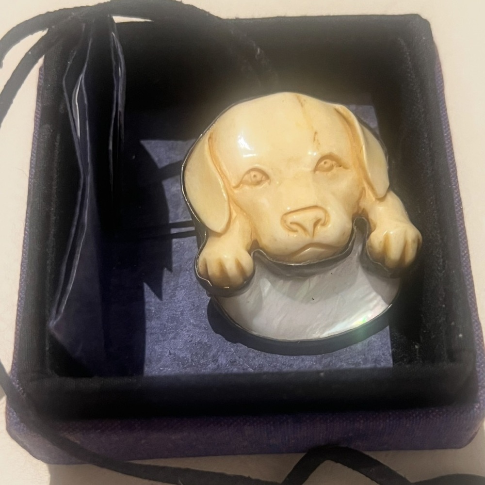 Labrador pup shell and Buffalo bone pendant choker NWOT Boxed
